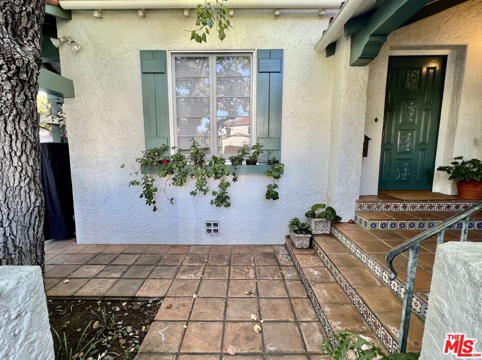 10616 Butterfield Rd, Los Angeles, CA 90064