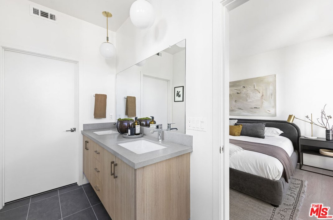 3411 Fletcher Dr, Los Angeles CA  90065-2955 exterior