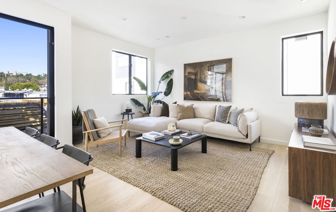 3411 Fletcher Dr, Los Angeles CA  90065-2955 exterior