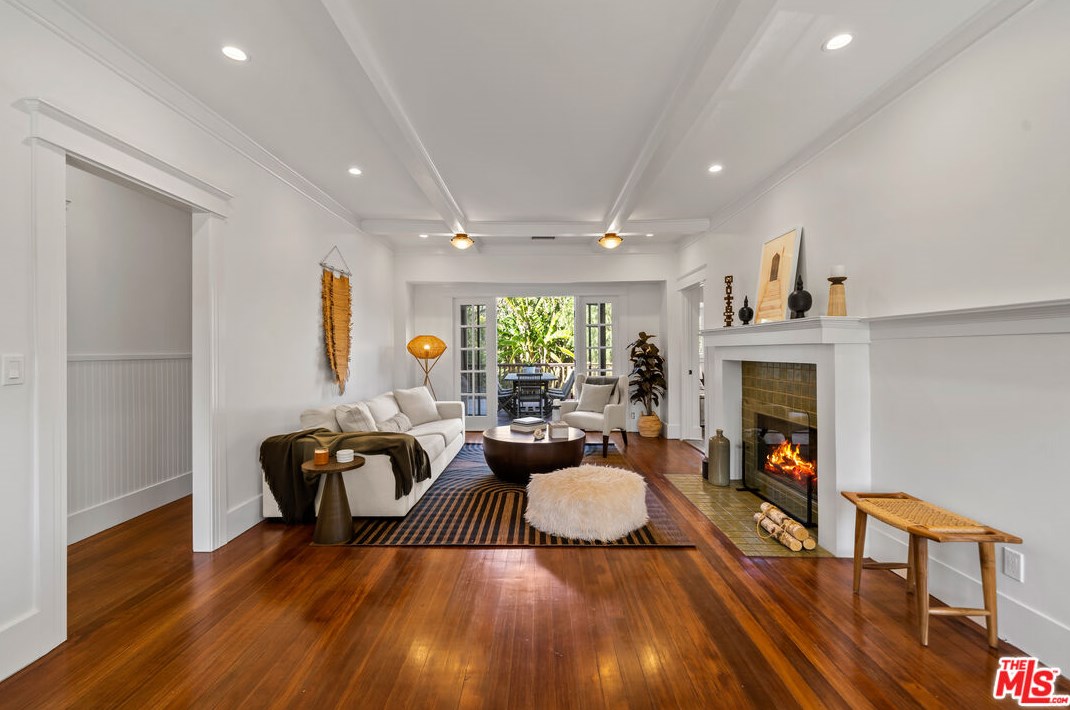 4937 Aldama St, Los Angeles, CA 90042-3112
