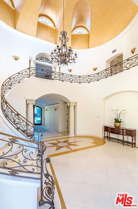 2148 Stratford Cir, Los Angeles CA  90077-1314 exterior