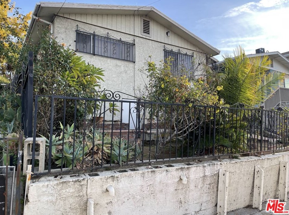 5688 Aldama St, Los Angeles CA  90042-2563 exterior