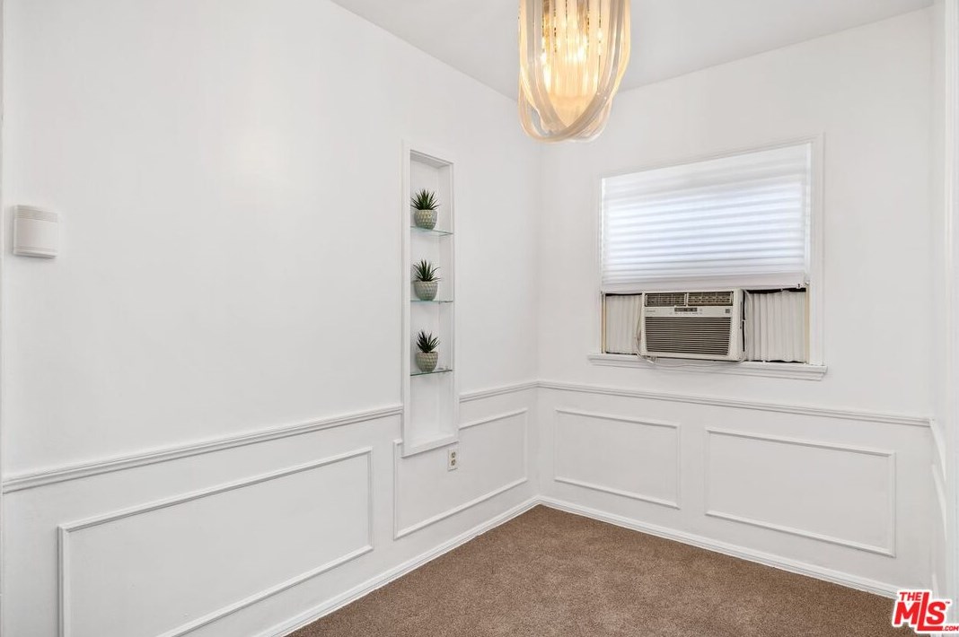 1311 Highland Ave, Los Angeles CA  90019-2969 exterior