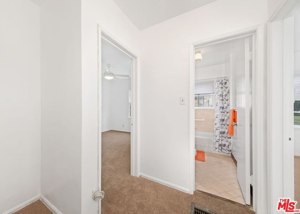 1311 Highland Ave, Los Angeles CA  90019-2969 exterior