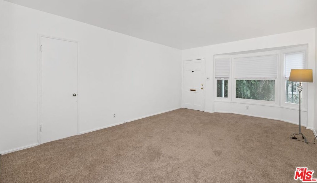 1311 Highland Ave, Los Angeles CA  90019-2969 exterior