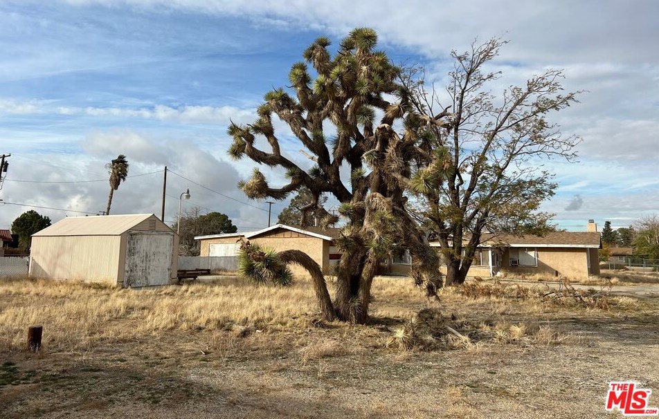 1640 Avenue, Palmdale, CA 93551-2153