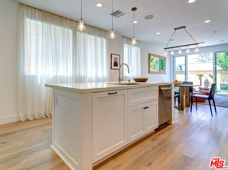 1903 Marvin Ave, Los Angeles CA  90016-1122 exterior