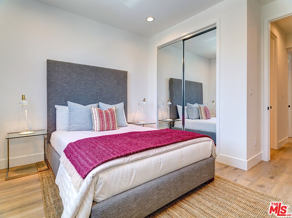 1903 Marvin Ave, Los Angeles CA  90016-1122 exterior