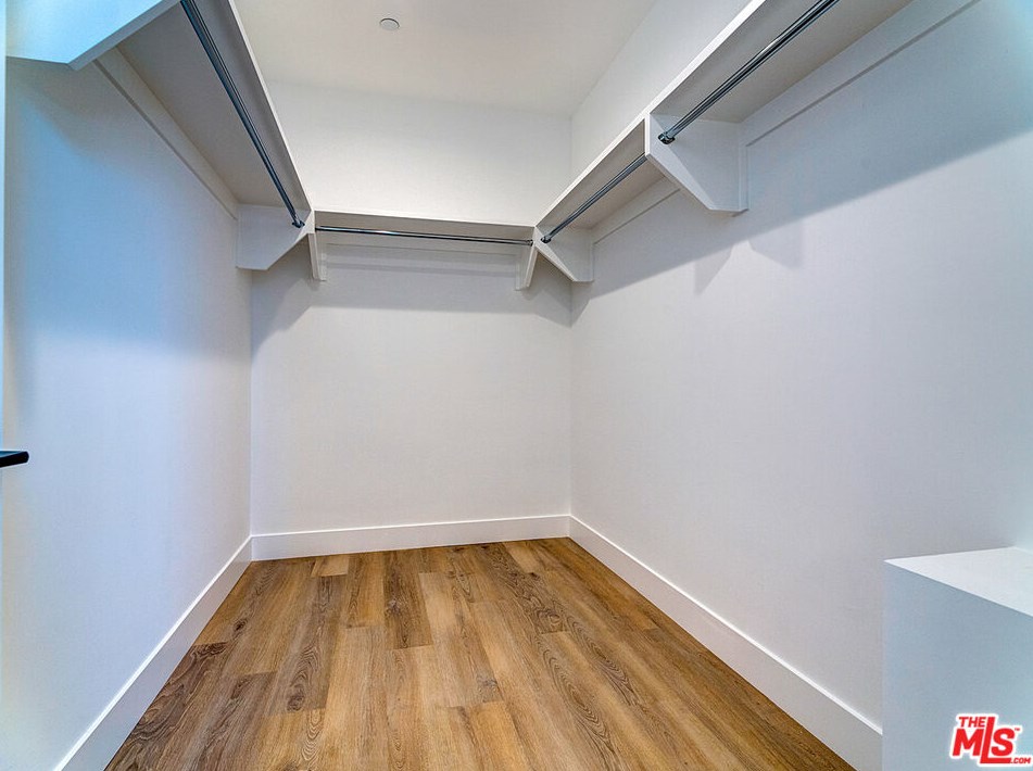 1903 Marvin Ave, Los Angeles CA  90016-1122 exterior