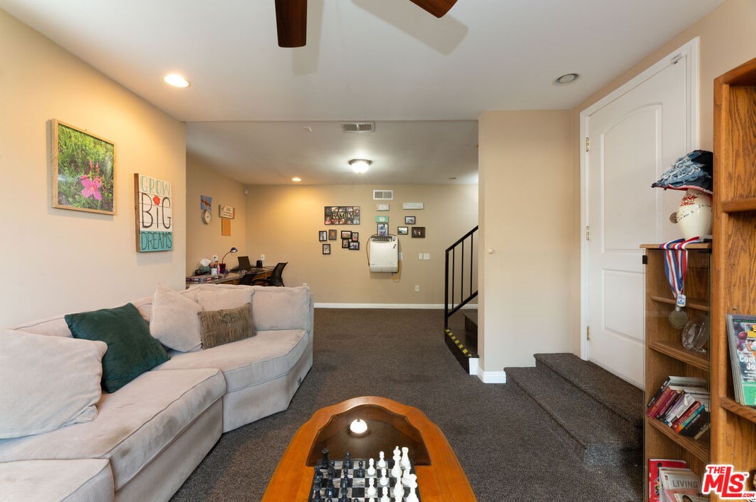 4068 57th St, Los Angeles CA  90043-2242 exterior
