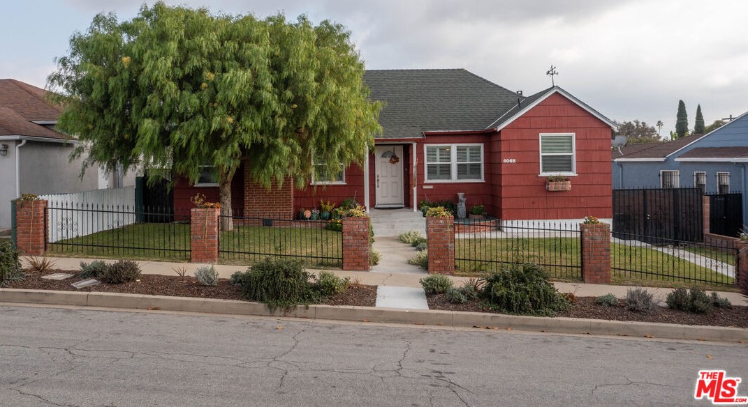 4068 57th St, Los Angeles CA  90043-2242 exterior