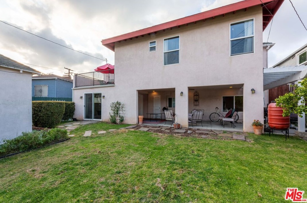 4068 57th St, Los Angeles CA  90043-2242 exterior