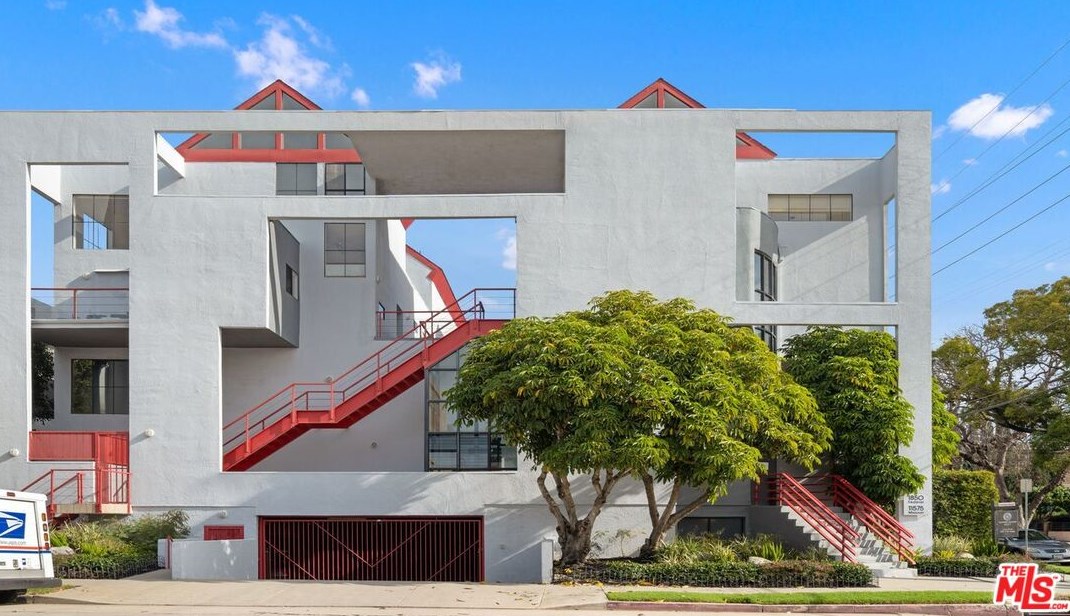 11575 Missouri Ave, Los Angeles CA  90025-5477 exterior