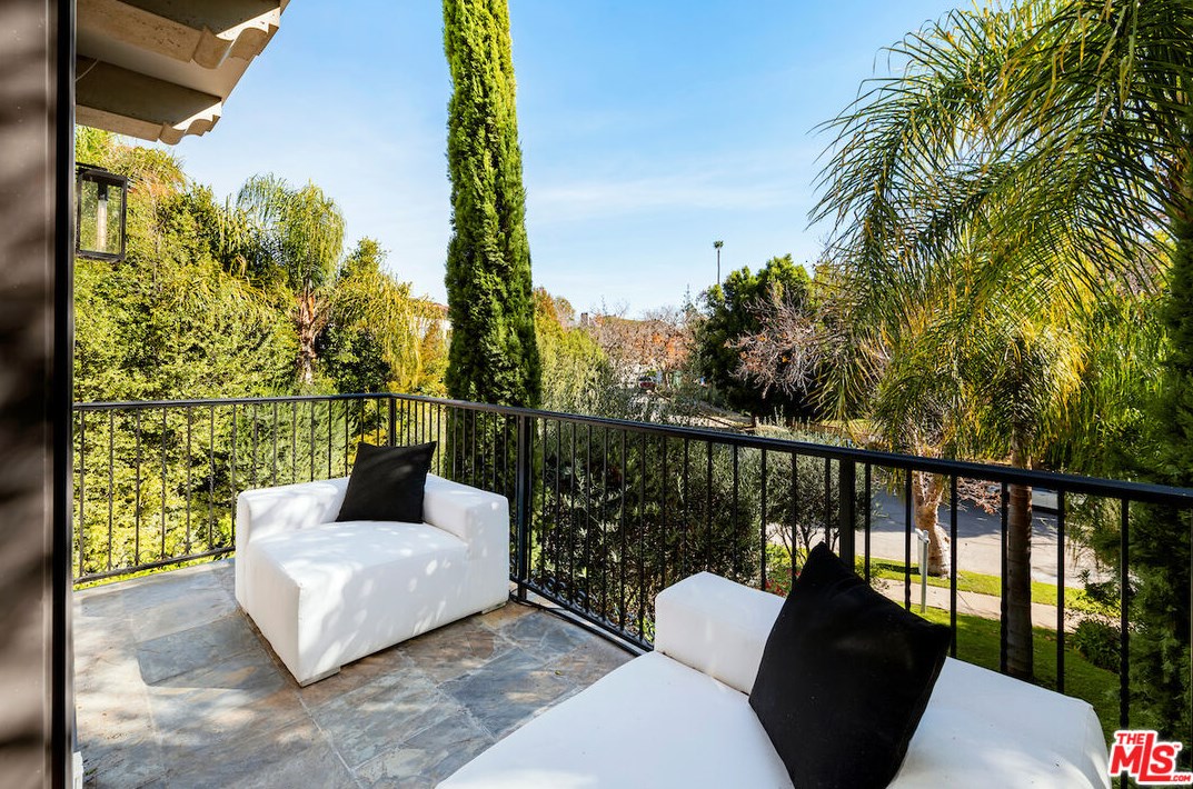 10259 Monte Mar Dr, Los Angeles CA  90064-3426 exterior