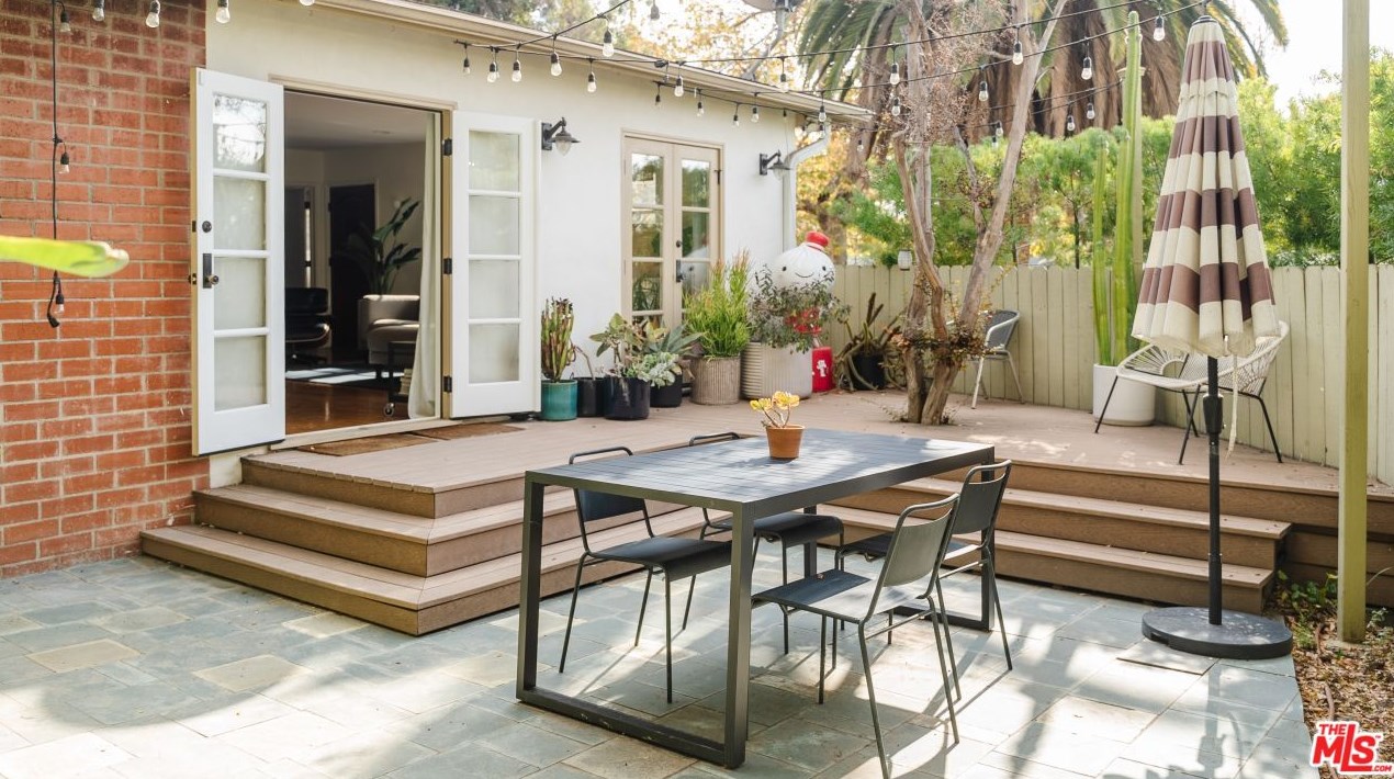 6303 Bryn Mawr Dr, Los Angeles CA  90068-2808 exterior