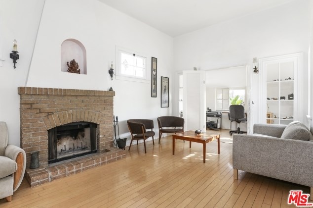 1423 Mccollum St, Los Angeles CA  90026-2323 exterior