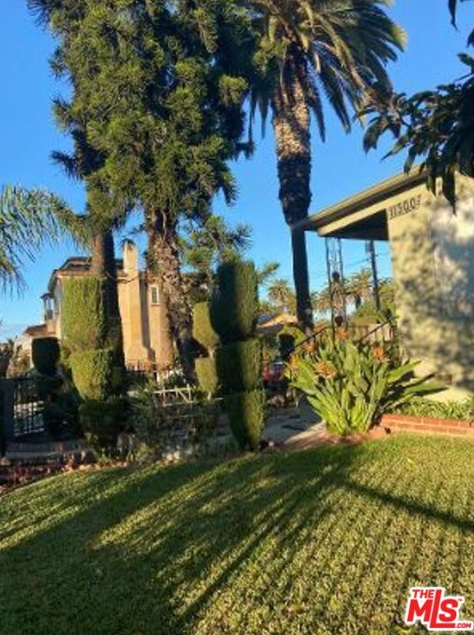 11300 Hannum Ave, Los Angeles CA  90230-6158 exterior