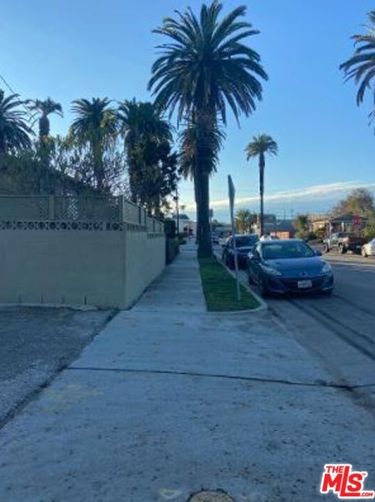 11300 Hannum Ave, Los Angeles CA  90230-6158 exterior