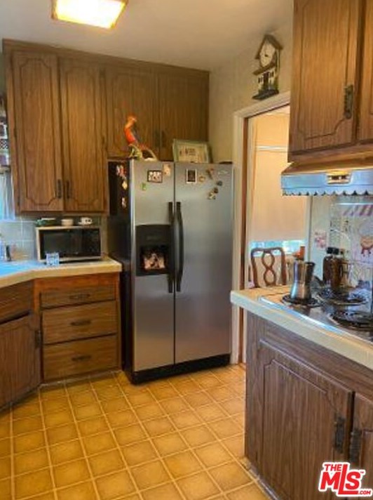 11300 Hannum Ave, Los Angeles CA  90230-6158 exterior