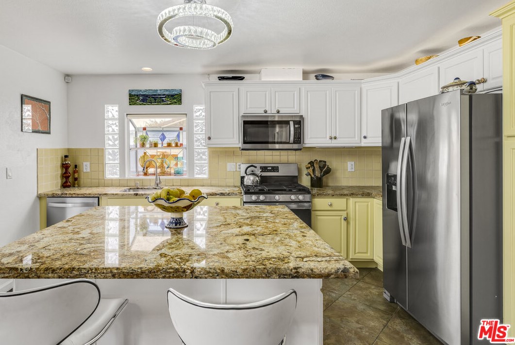69100 San Helena Ave, Cathedral City CA  92234-3241 exterior