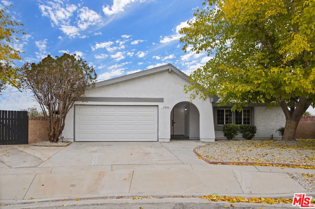 37842 27th Pl, Palmdale, CA 93550-5570