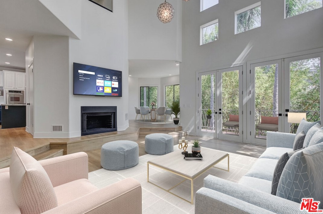 2741 Rinconia Dr, Los Angeles CA  90068-2227 exterior