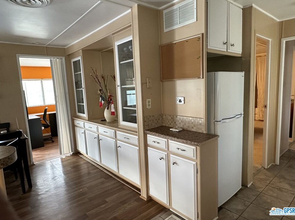 2 Taft Dr, Cathedral City CA  92234-6524 exterior