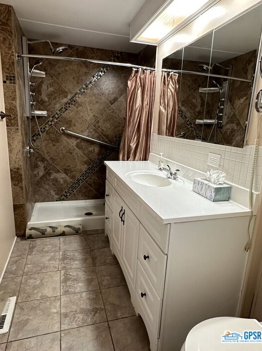 2 Taft Dr, Cathedral City CA  92234-6524 exterior