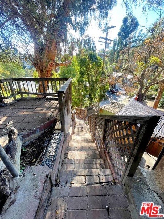 1930 Weepah Way, Los Angeles CA  90046-7723 exterior