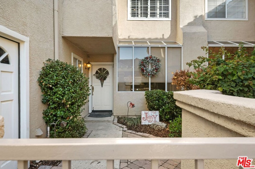 625 Baywood Ln #c, Simi Valley, CA 93065