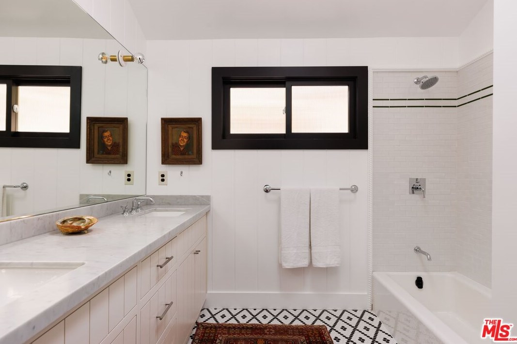 4413 Sunnycrest Dr, Los Angeles CA  90065-4822 exterior