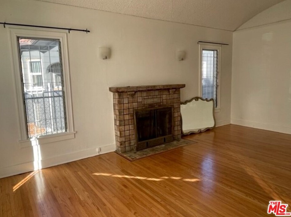 3032 Victoria Ave, Los Angeles CA  90016-4220 exterior