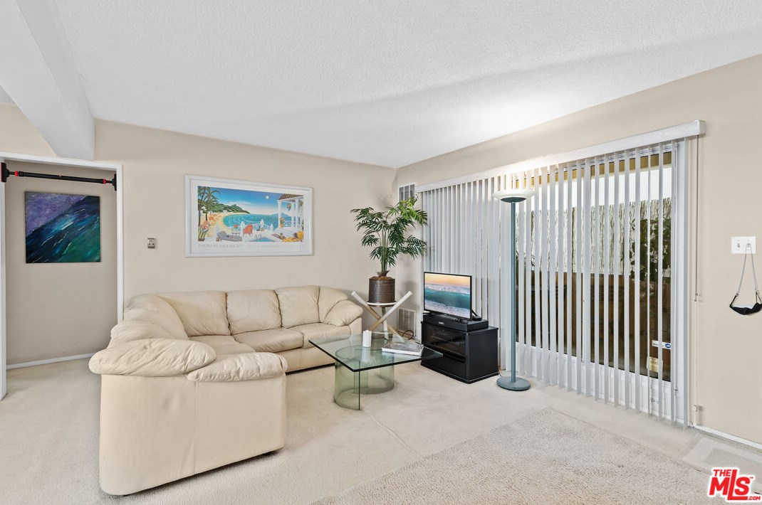 2621 Centinela Ave #1, Santa Monica, CA 90405