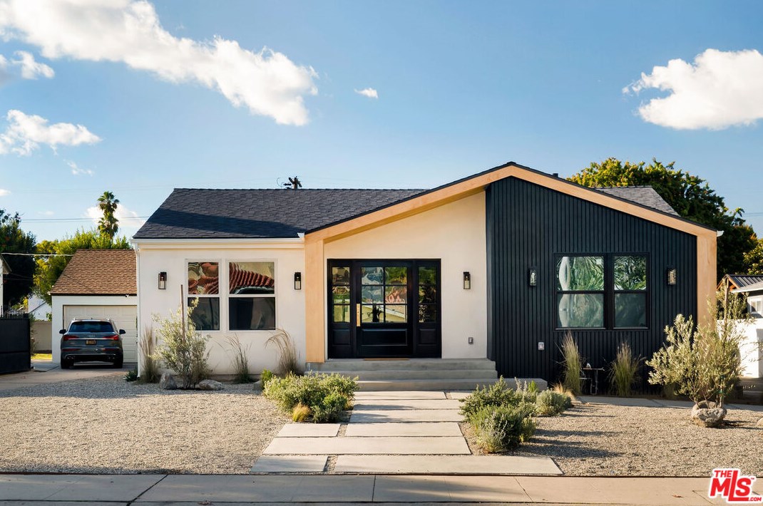 3903 Sycamore Ave, Los Angeles, CA 90008-1120