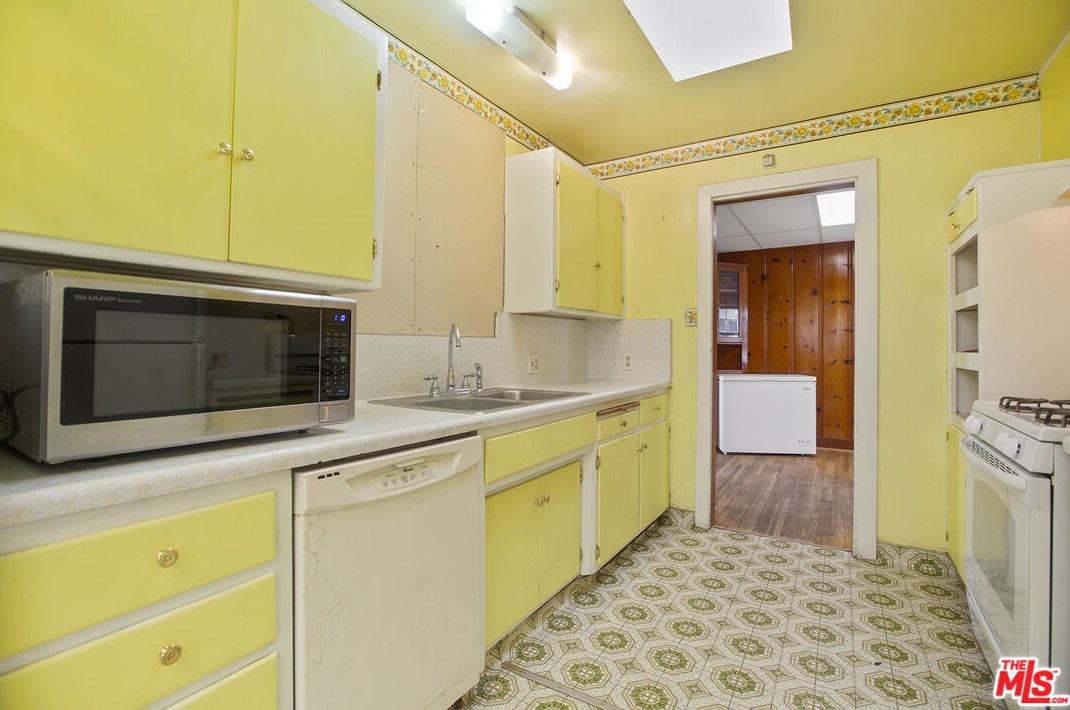 535 E D St, Tehachapi, CA 93561