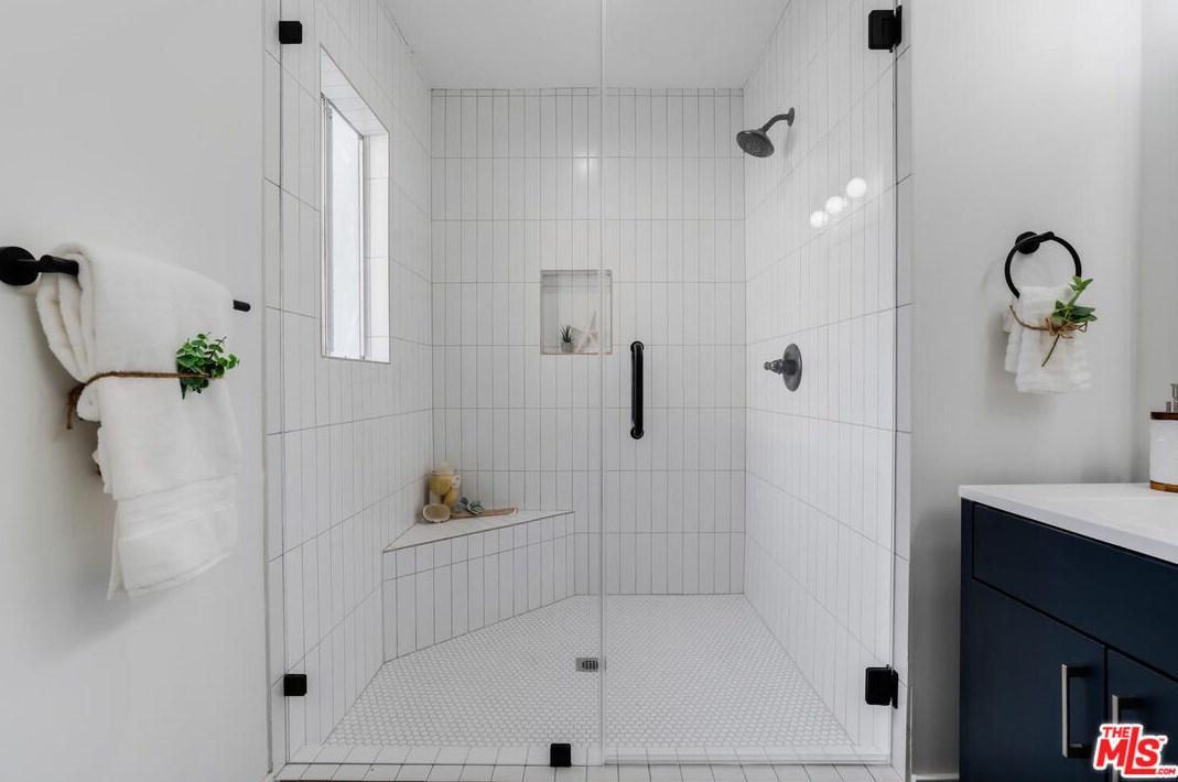11427 Segrell Way, Los Angeles CA  90230-5357 exterior