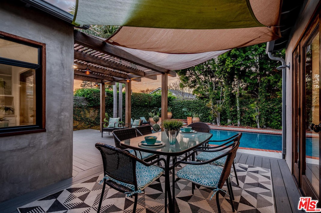 11427 Segrell Way, Los Angeles CA  90230-5357 exterior
