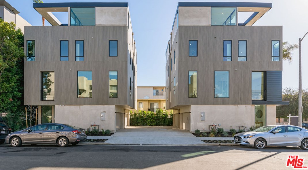 1702 Granville Ave, Los Angeles, CA 90025-1804