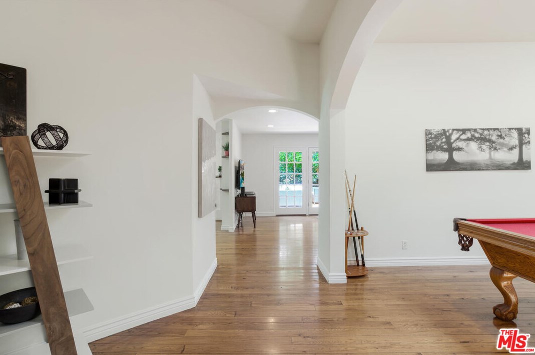 3820 Rhodes Ave, North Hollywood, CA 91604