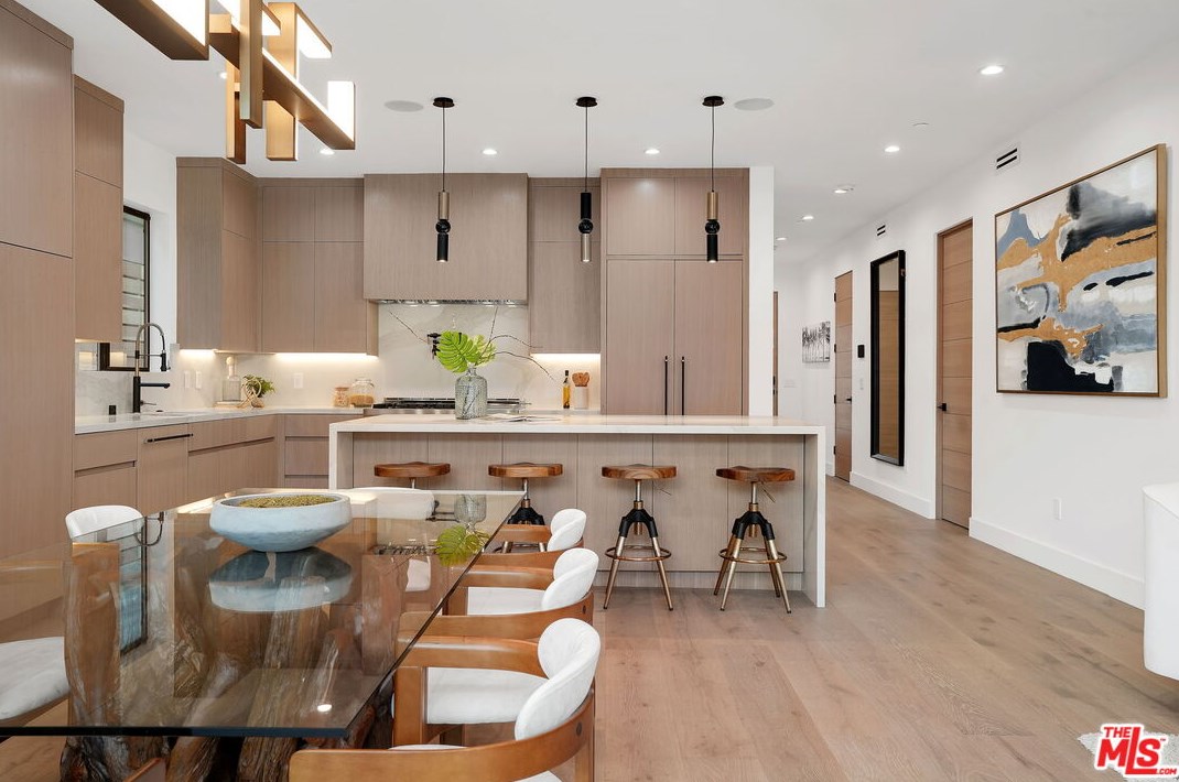 12836 Gilmore Ave, Los Angeles CA  90066-6406 exterior