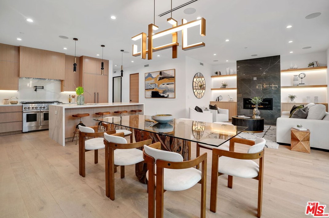 12836 Gilmore Ave, Los Angeles CA  90066-6406 exterior