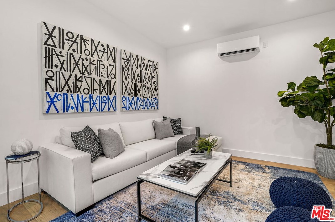 12836 Gilmore Ave, Los Angeles CA  90066-6406 exterior