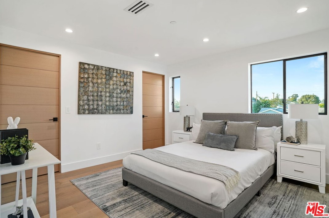 12836 Gilmore Ave, Los Angeles CA  90066-6406 exterior