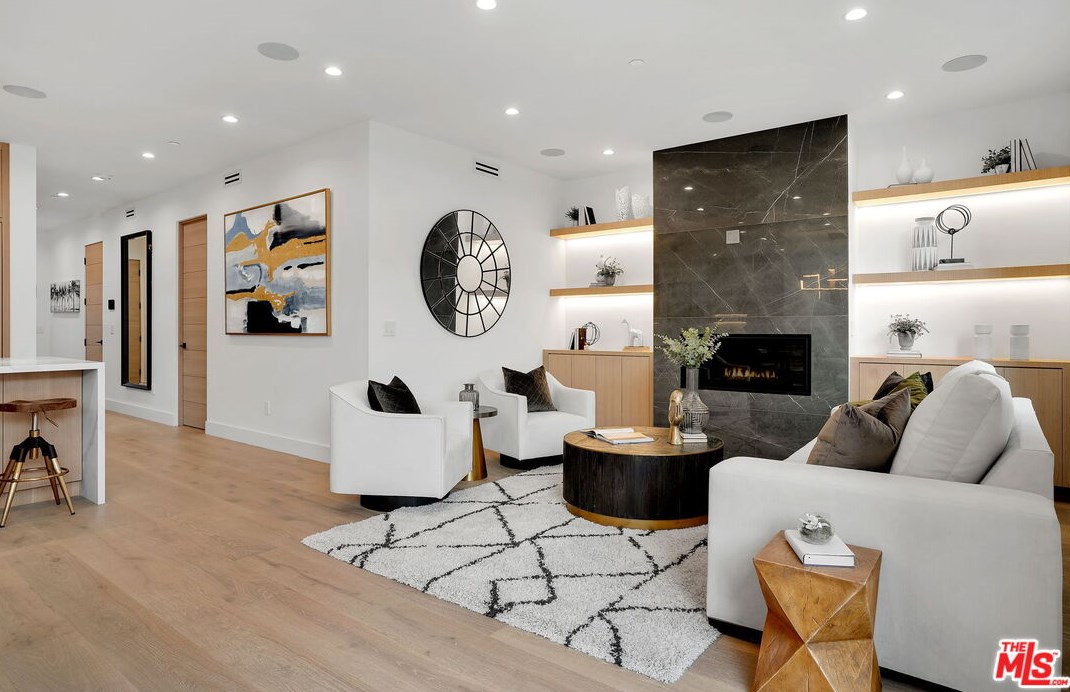 12836 Gilmore Ave, Los Angeles CA  90066-6406 exterior