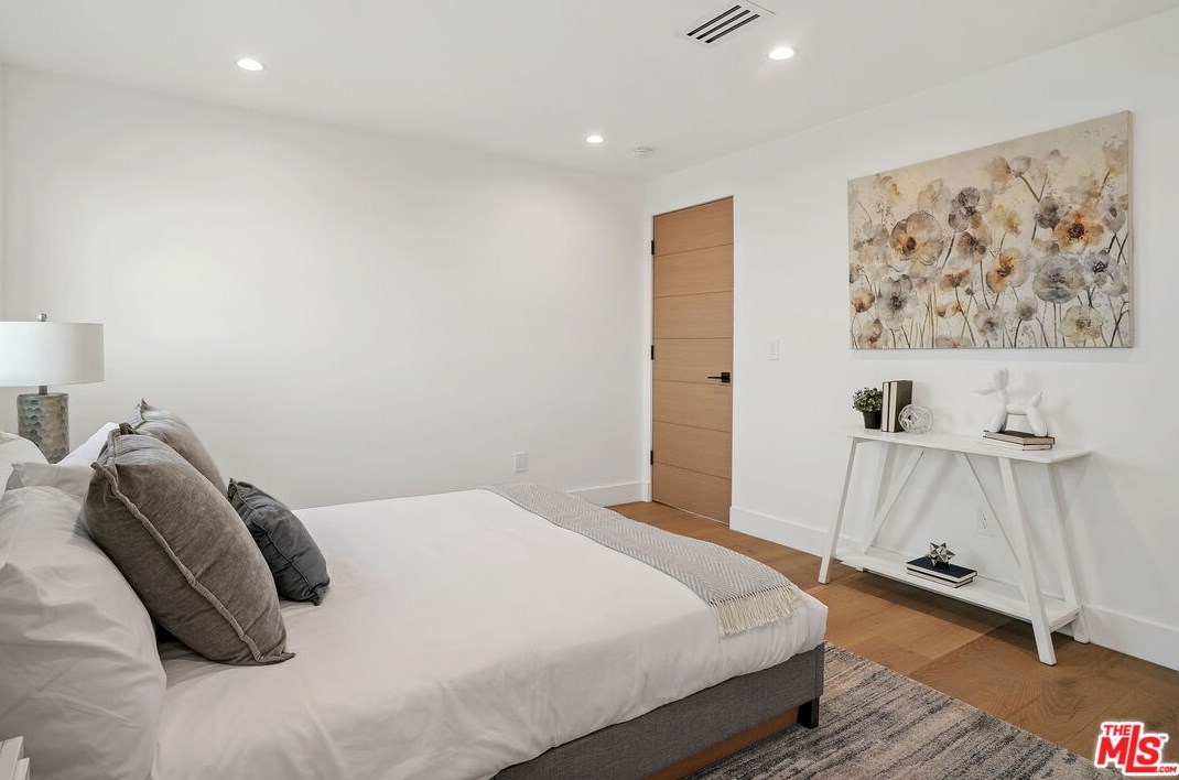 12836 Gilmore Ave, Los Angeles CA  90066-6406 exterior