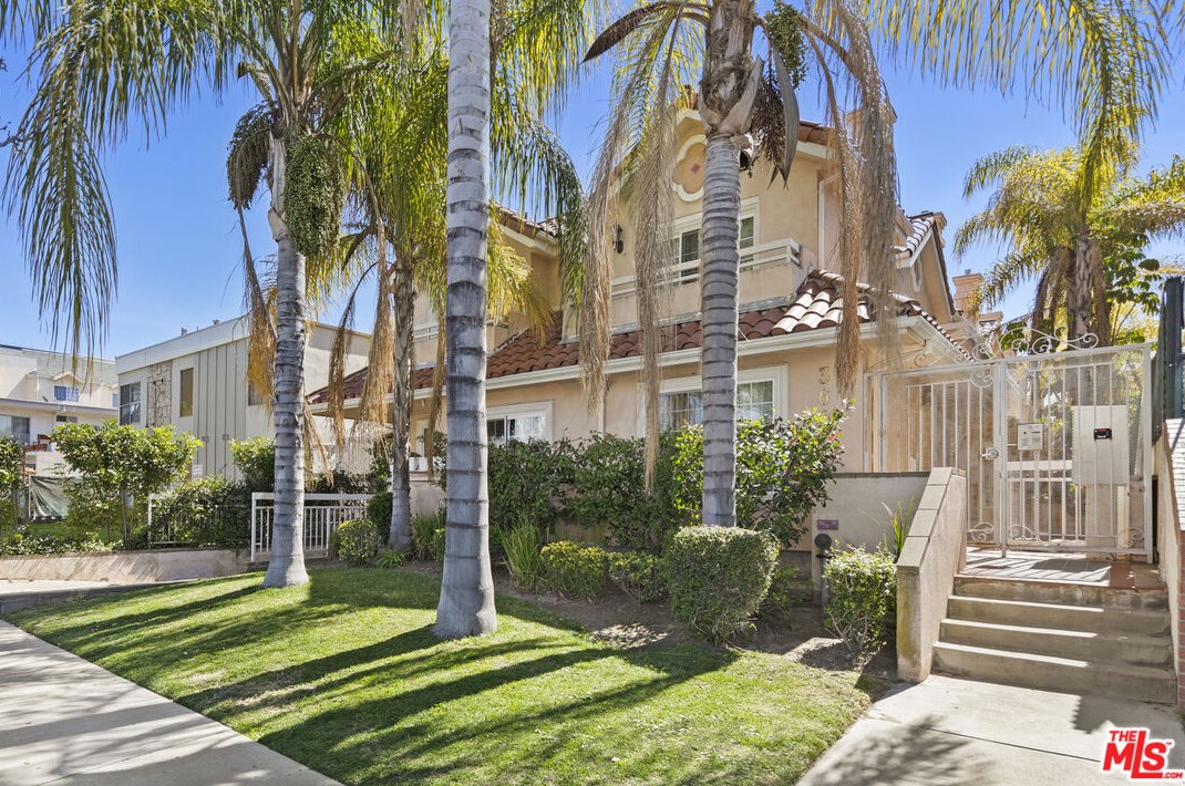 364 W Wilson Ave #3, Glendale, CA 91203