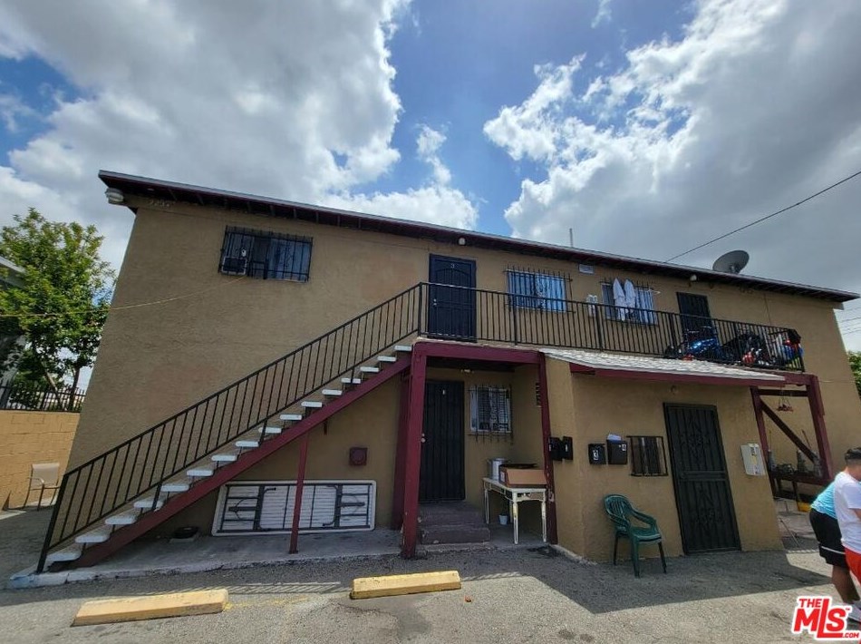 9234 Graham Ave, Los Angeles CA  90002-2919 exterior