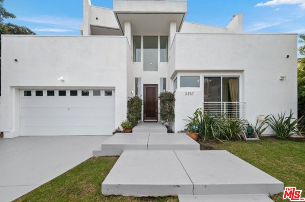 3357 Moore St, Los Angeles, CA 90066-1703