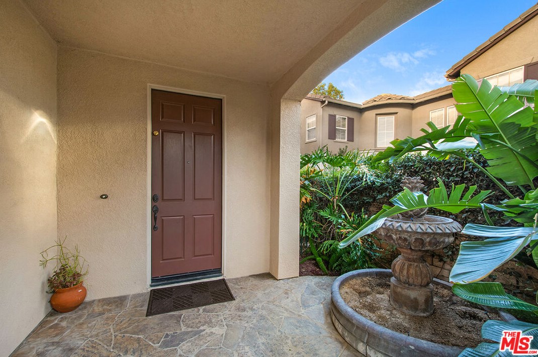131 Park Hill Rd, Simi Valley, CA 93065