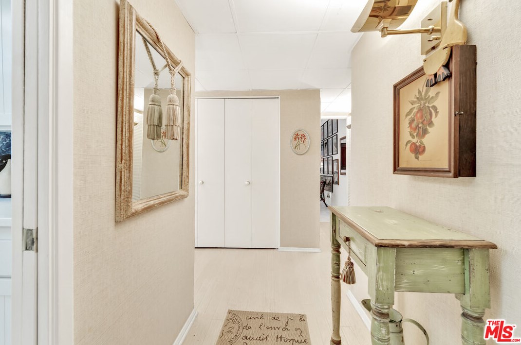 2385 Roscomare Rd, Los Angeles, CA 90077-1838